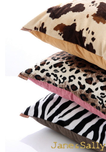 (JaneSally)Suede Patchwork With Polyester Fluff Fabric Double-Side Pillowcase Cushion Cover(Zebra Pattern)