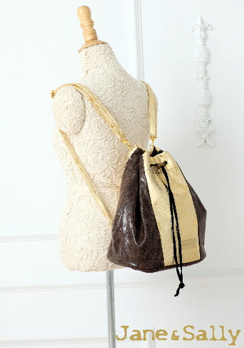 (JaneSally)Patchwork With Two Kinds Of PU Leathers Snakeskin Pattern Backpack Shoulder Bag With Detachable Strap Barrel Bag(Starry Gold)
