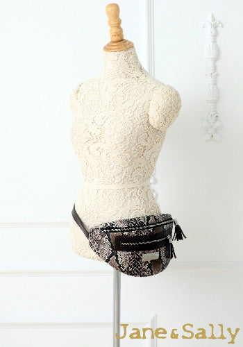 (JaneSally)PU Leather Fanny Bag Pocket Shoulder Bag(Snakeskin Gray)