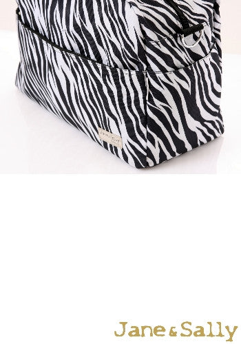 (JaneSally)Zebra Pattern Nylon Waterproof Travel Bag Luggage Bag Weekend Bag Sports Bag Shoulder Bag With Detachable Strap
