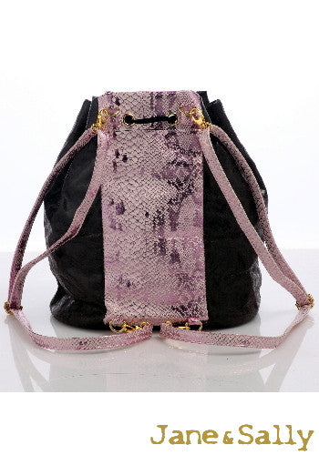 (JaneSally)Patchwork With Two Kinds Of PU Leathers Snakeskin Pattern Backpack Shoulder Bag With Detachable Strap Barrel Bag(Bright Pink)