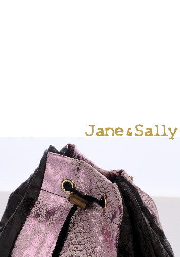 (JaneSally)Patchwork With Two Kinds Of PU Leathers Snakeskin Pattern Backpack Shoulder Bag With Detachable Strap Barrel Bag(Bright Pink)
