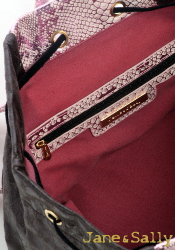 (JaneSally)Patchwork With Two Kinds Of PU Leathers Snakeskin Pattern Backpack Shoulder Bag With Detachable Strap Barrel Bag(Bright Pink)